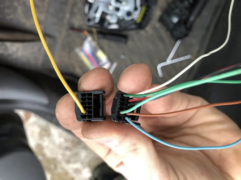 Подключить мульти. Ix35 кнопки на руле к магнитоле. Фишка мультируль тойота аурис. Подключить мультируль к магнитоле виш 2010. Кан шина королла 150.