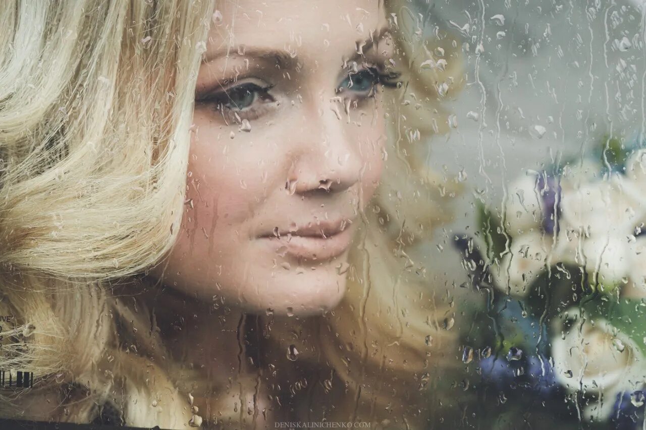 Счастье со слезами. Блондинка плачет. Под шум дождя. Дождь грусть. Девушка блондинка плачет.