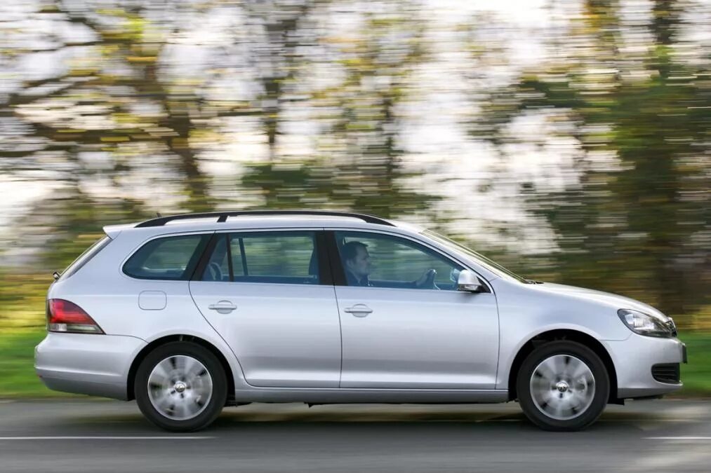 Chevrolet lacetti 2008 универсал. Пежо 308 универсал 2015. Mazda 6 gh универсал. Гольф универсал 2013. Volkswagen golf tsi универсал.