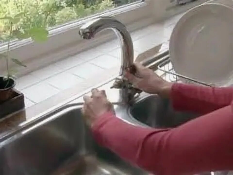Peter how to fix the tap. Peter how to fix the tap