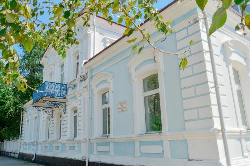 Дом котельникова 19 век благовещенск. Музей благовещенск здание. Старинные здания благовещенска. Благовещенске. Благовещенске.