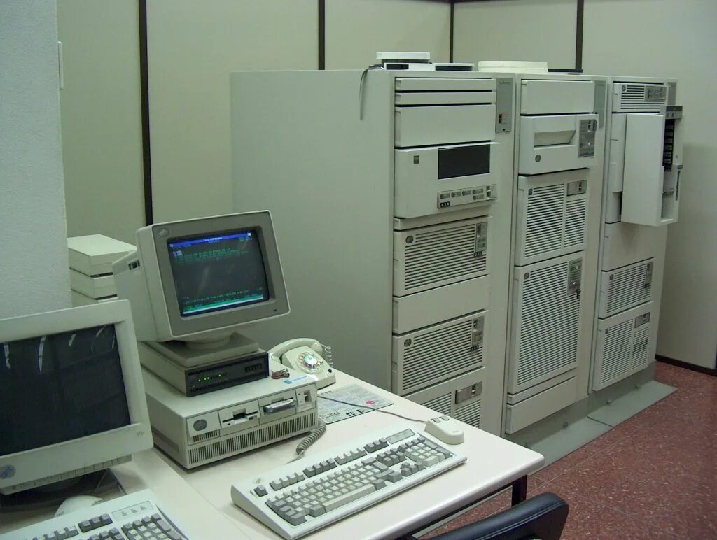 Ibm характеристики. IBM 2000 'DV. IBM 4300. IBM System/390. ЭВМ IBM 360.