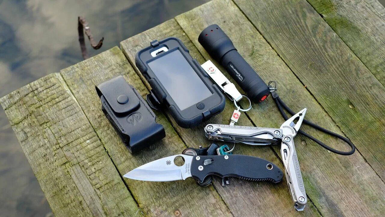 Edc набор выживальщика. Edc gear tactical. едс наборы викторинокс. Edc органайзер с лазерманом. едс набор 2023.