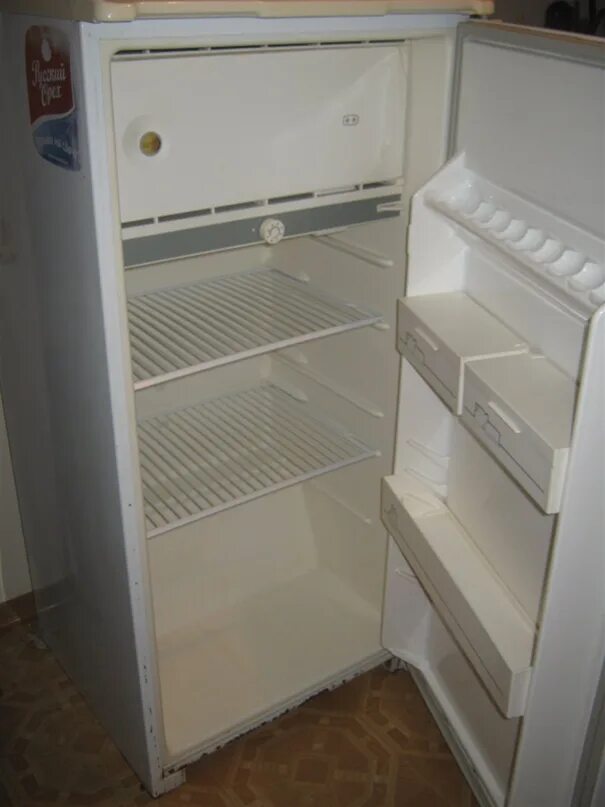 Холодильник задаром. Холодильник б/у. Холодильник с рук.