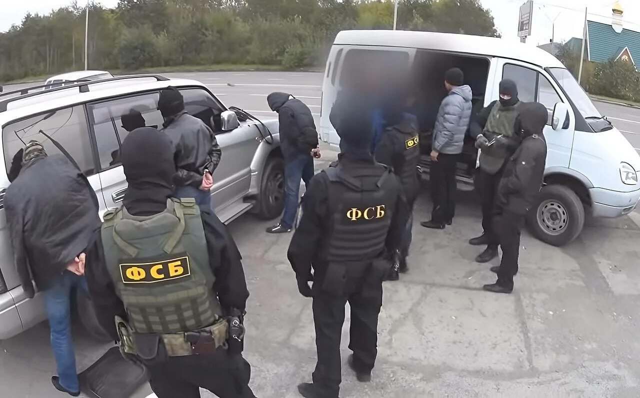 Полицейские патрульные машины. Омон на посту дпс. Собр на дороге. Собр на дороге. Росгвардия дпс.