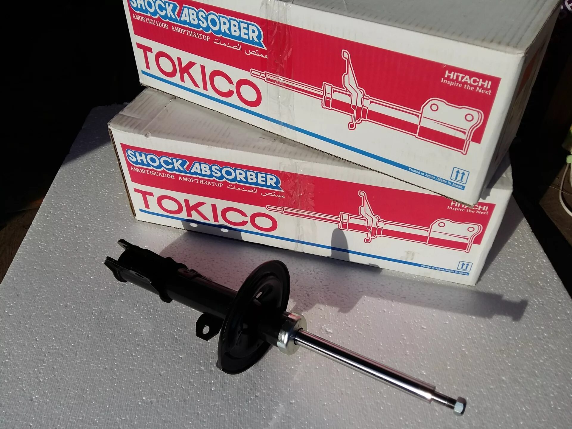 Стойки tokico sa1202u. Передние стойки токико. B3341 tokico. Tokico на тойота королла передние стойки. Tokico b3235 стойка.