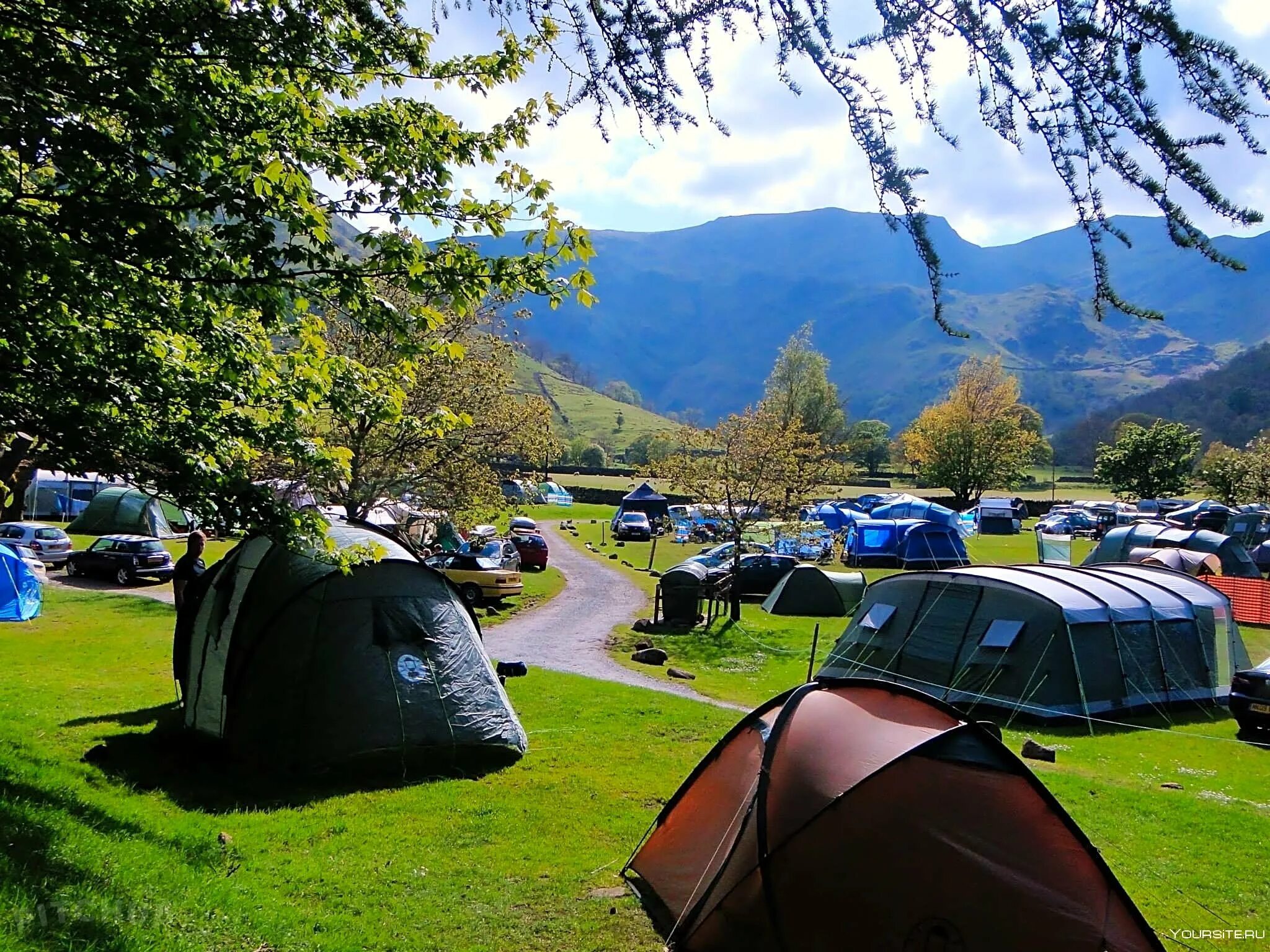 Only camping. Кемпинг городок бирюзовая Катунь палаточный. Палаточный лагерь Камлак. Сицилия кемпинг парк. Туристический кемпинг Абрау -Дюрсо.