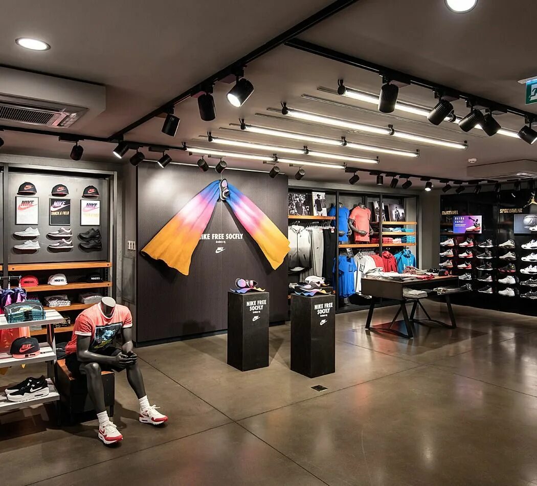 Nike Store Istanbul. Istinye Park Nike. Nike Стамбул. Магазин Nike в Стамбуле.