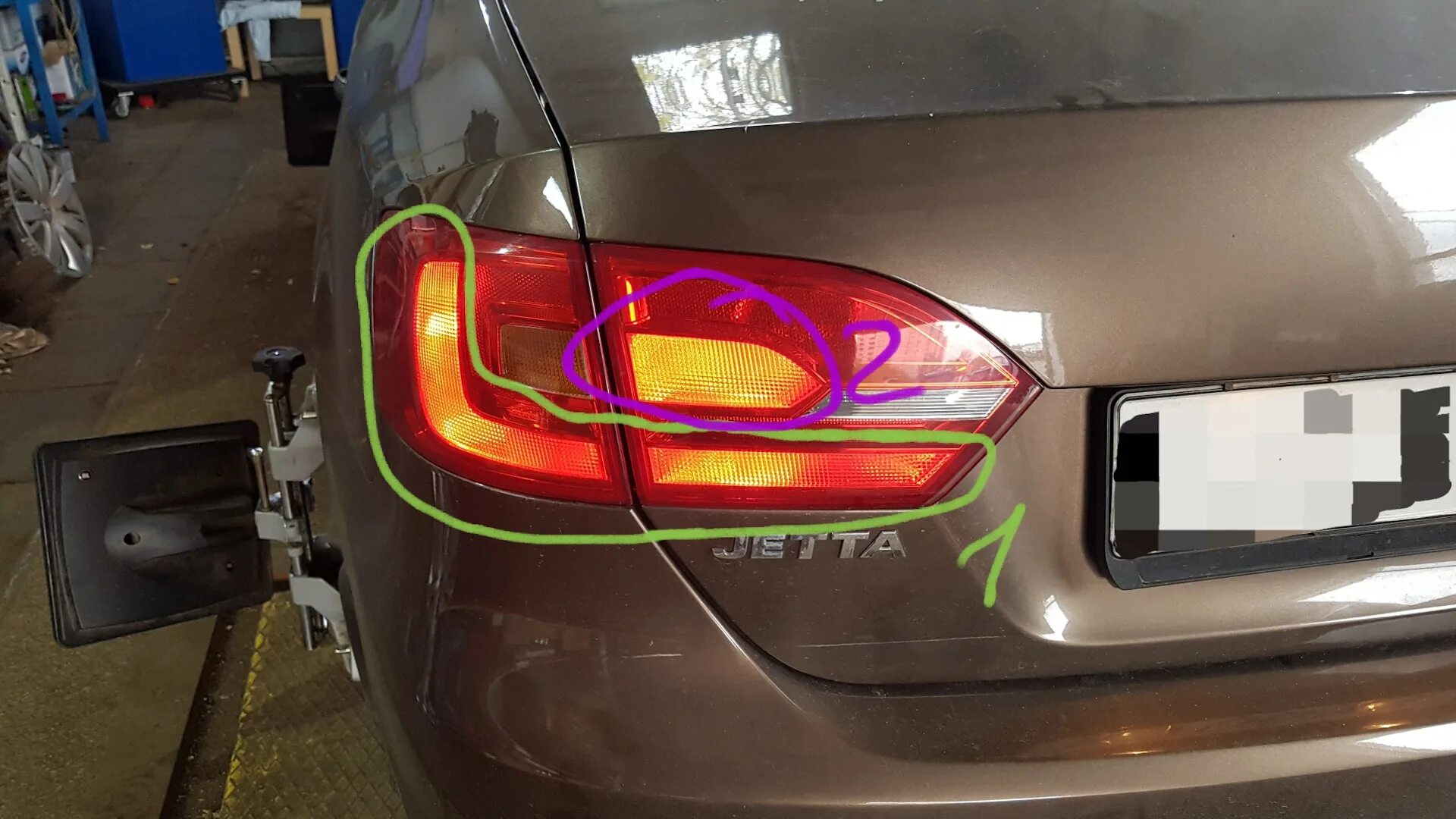 Лампа заднего габарита джетта 6. Задние фары джетта 6. Лампочка jetta 6 габариты. Задний габаритный фольксваген джетта. Jetta 6 лампа заднего габарита.