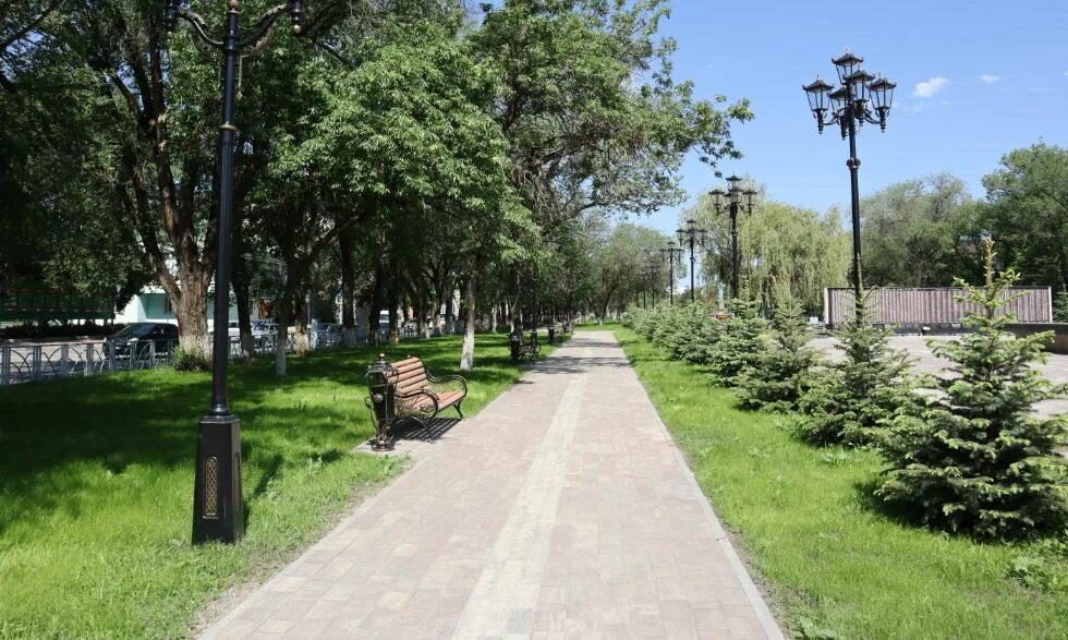Вудрест невинномысск. Бульвар мира невинномысск. парк старый город невинномысск. невинномысск парк бульвар мира. невинномысск набережная.