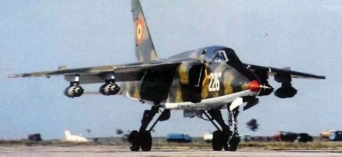 Iar 93b. Iar-93 румынский самолёт. иар 95 самолет румыния. югославско румынский самолёт. истребитель-бомбардировщик соко j-22 orao.