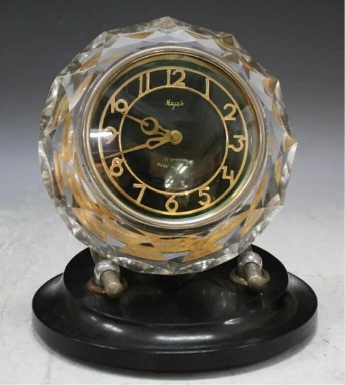Часы настольные хрустальном корпусе. Часы majak made in ussr. часы маяк 11 jewels. часы majak made in ussr 11 jewels. часы маяк хрусталь.