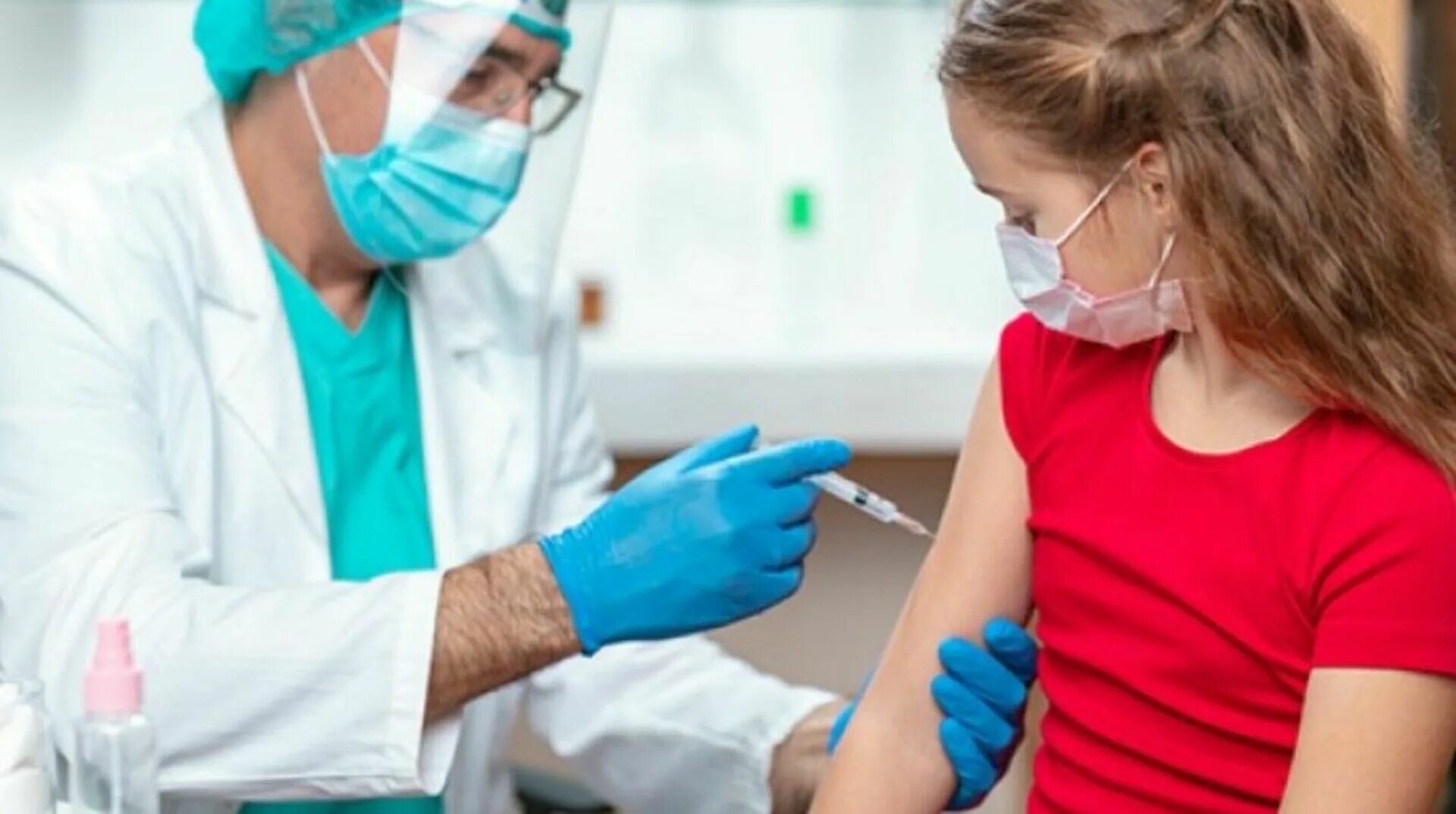 Вакцина испытана. Вакцина детям. Прививка школьникам. Вакцинирование детей. Детские прививки.