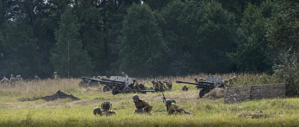 Военное поле. Тишина на поле боя. Тишина над полем боя. Дуэты поля сражений