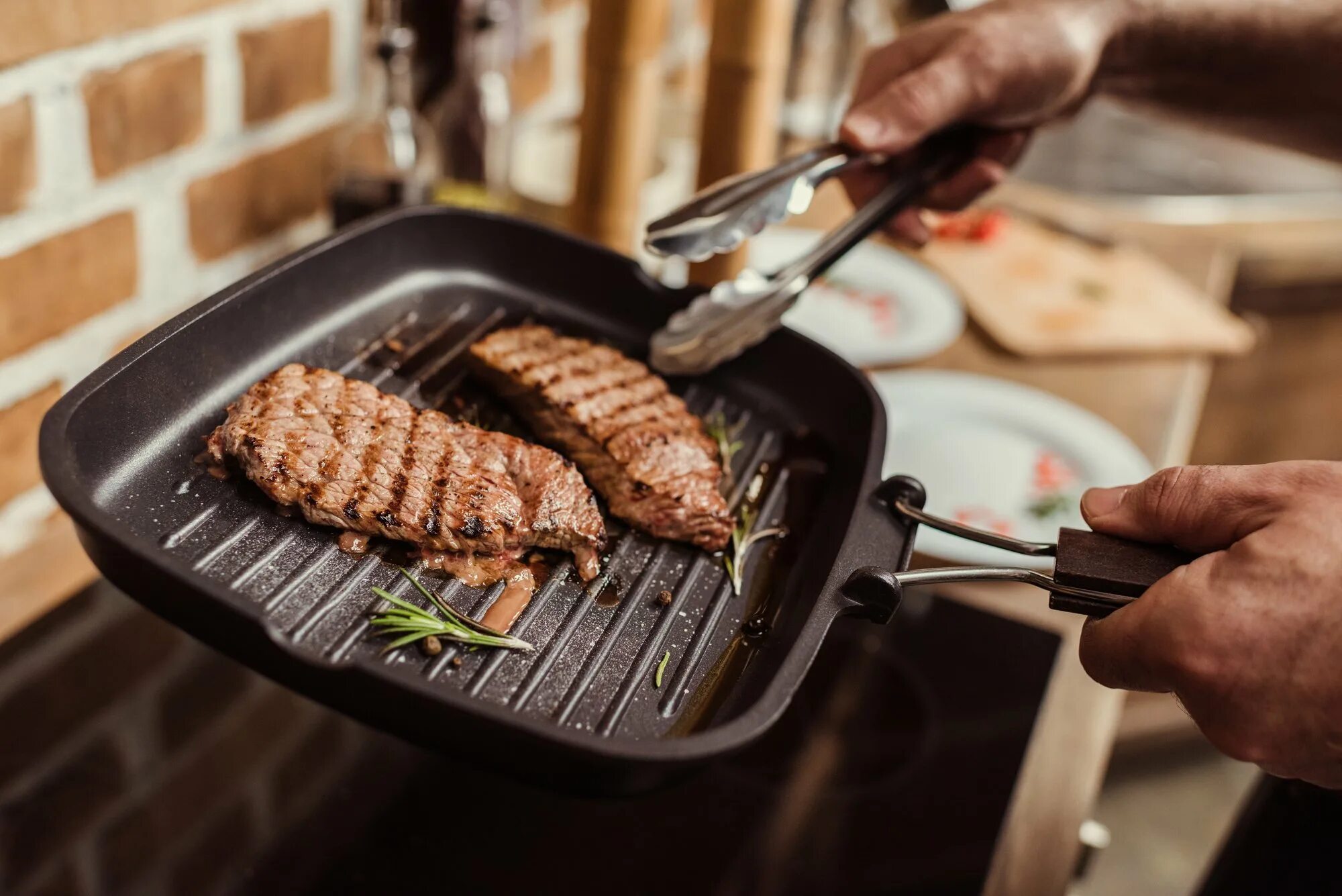 Сковорода гриль Skylight Grill. Сковорода гриль Делимано готовка. Сковорода-гриль Grill Pan. Стейк на сковороде гриль. Как правильно пожарить масло