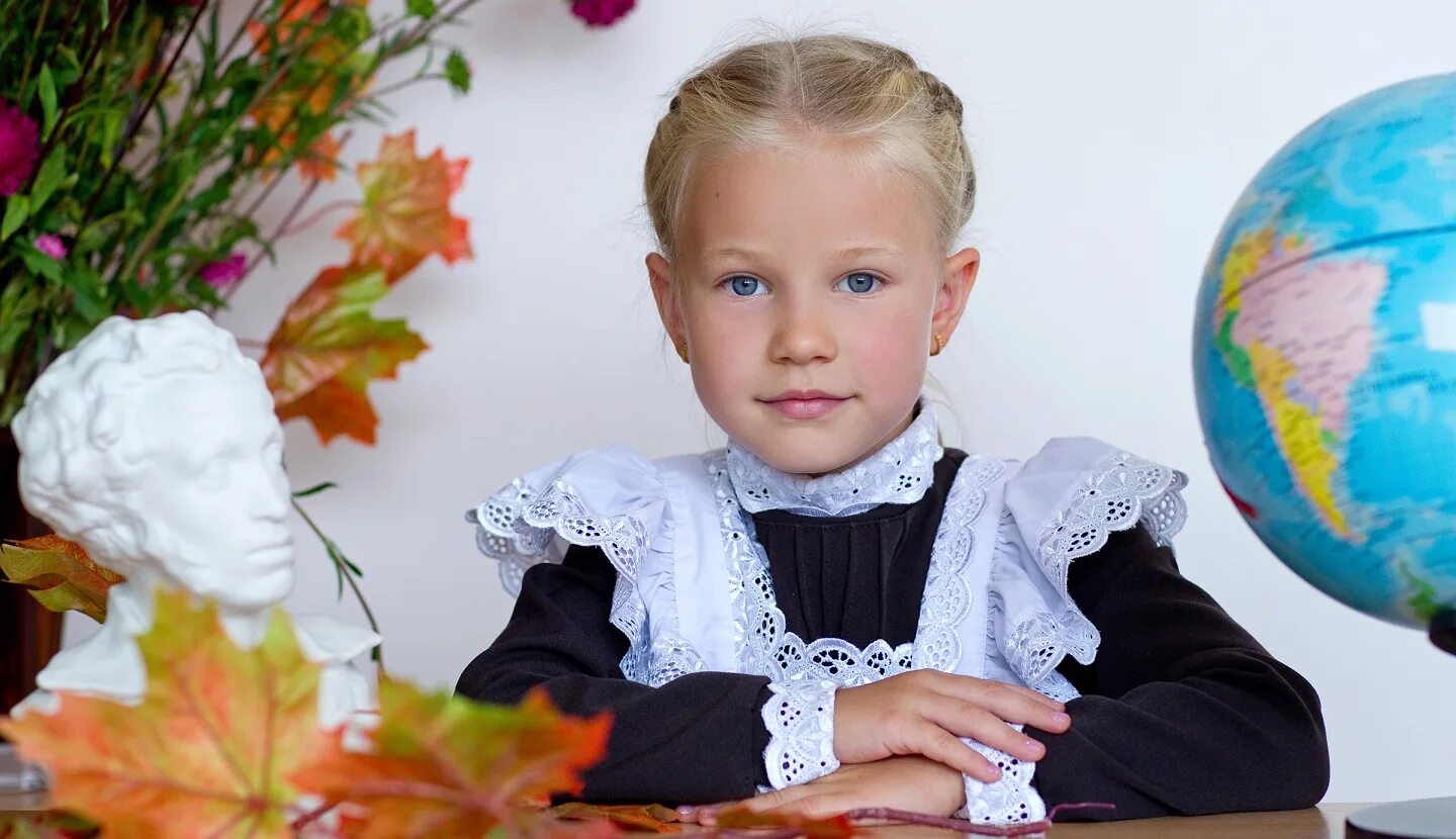 Школа первоклассника. Первоклашки. Девочка первоклашка. Школа первоклассника. Красивые первоклассницы.