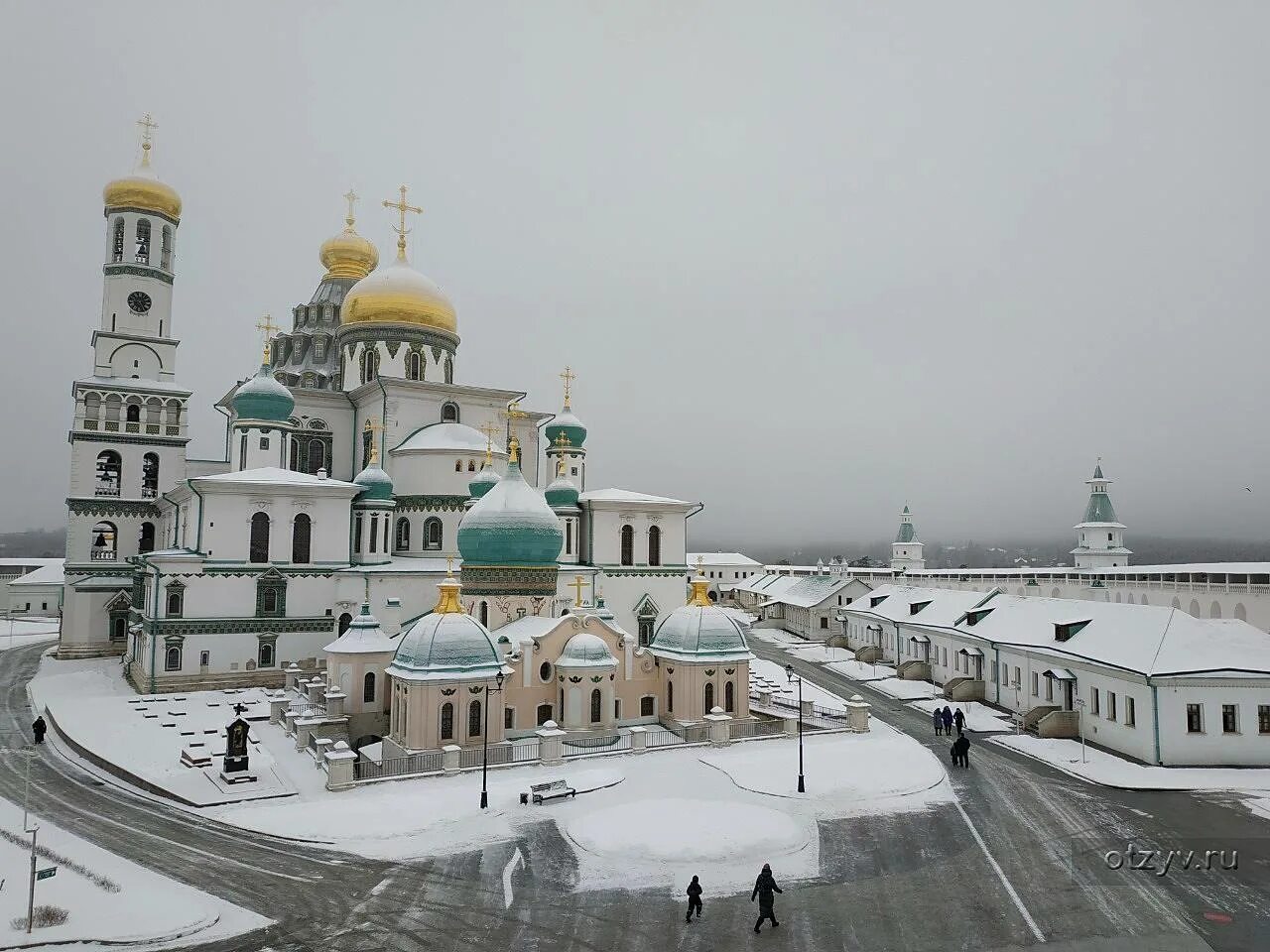 Воскресенский ново иерусалимский ставропигиальный монастырь. Новоиерусалимский монастырь в Истре. Истра новый Иерусалим монастырь. Воскресенский Новоиерусалимский монастырь. Новоиерусалимский монастырь на берегу Истры.