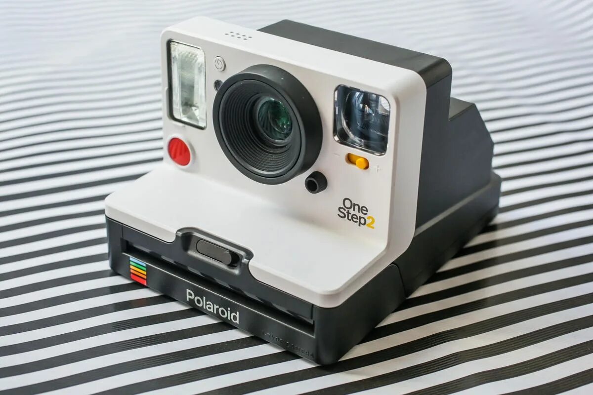 Polaroid фотоаппарат. Камера полароид. Полароид Ван степ 2. Полароид фотоаппарат новый 2020.