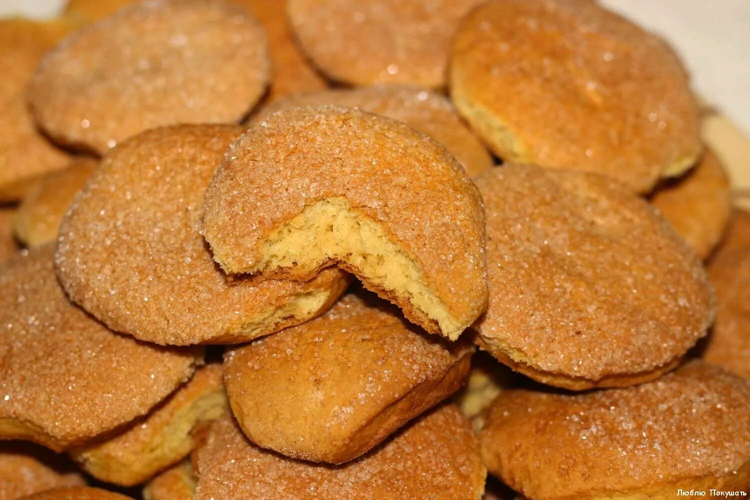 Домашнее песочное печенье простой. Печенье. Печенье домашнее. Вкусное печенье. Рассыпчатое печенье.