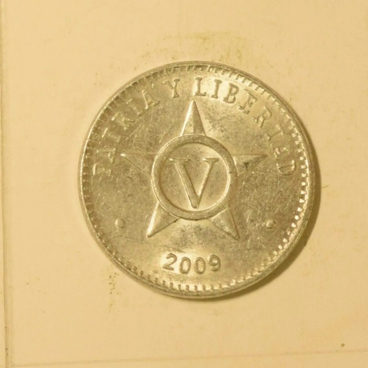Cinco centavos 1943 монета. Кубинские монеты 2023г. Diez centavos Кубинская монета. Монеты Бразилия 5 сентаво 2009.