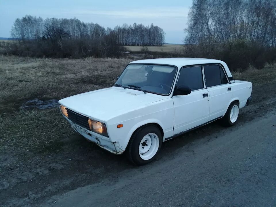 2105 волгоград. Ваз 210540. Ваз 2107 2011 года серебристый. Ваз 2105 182. Ваз 2105 бордовая.