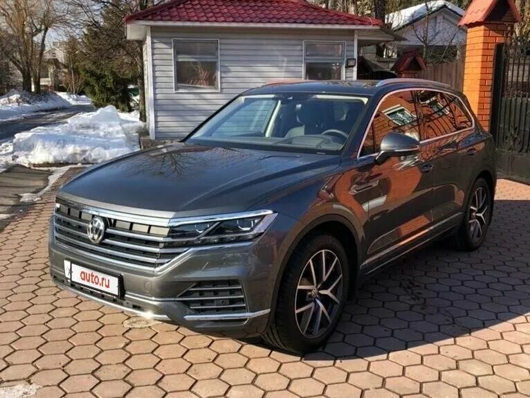 Volkswagen touareg б у. Volkswagen Touareg III 3.0D at. Туарег ночью 2022.