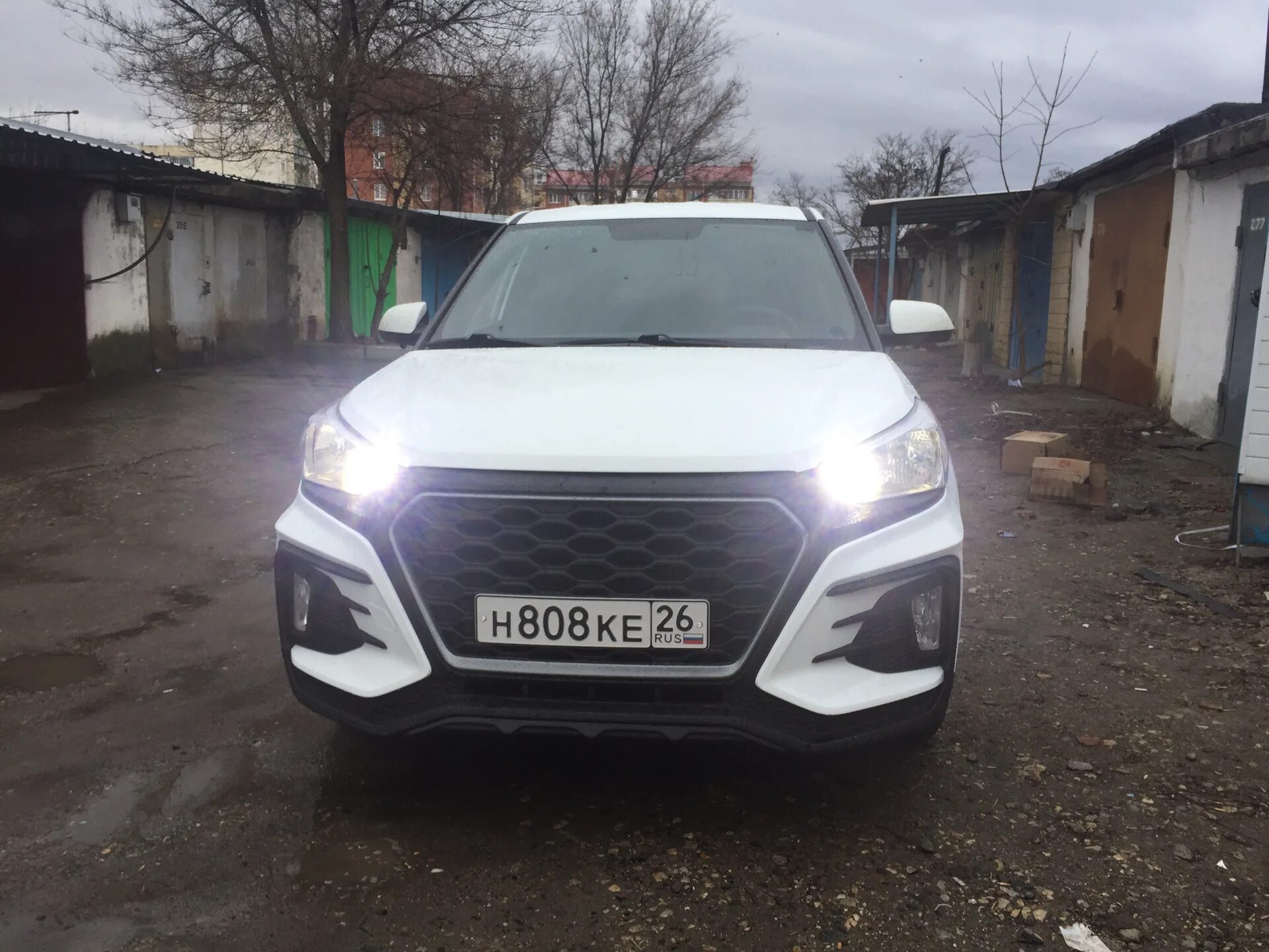 Дхо хендай крета. Ходовые огни Hyundai Creta. ДХО Hyundai Creta. Светодиодная балка на Хендай Крета. Ходовые огни Хендай Крета.