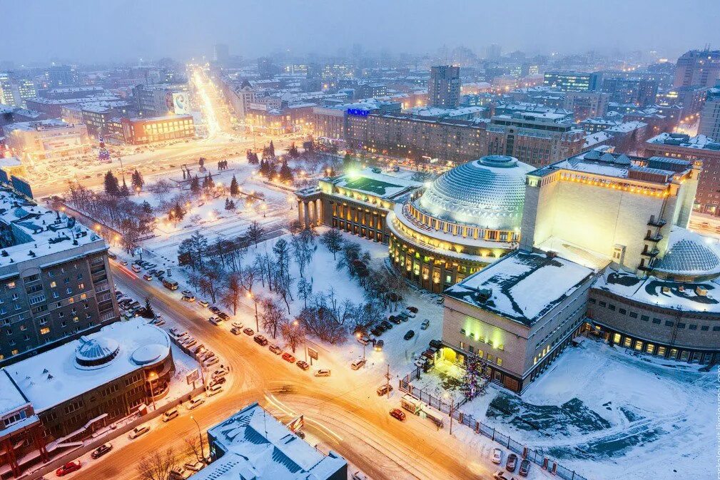 Зимой купить в новосибирске. Сибирь Новосибирск город. Оперный театр Новосибирск зимой. Города России Новосибирск. Высота оперного театра в Новосибирске.