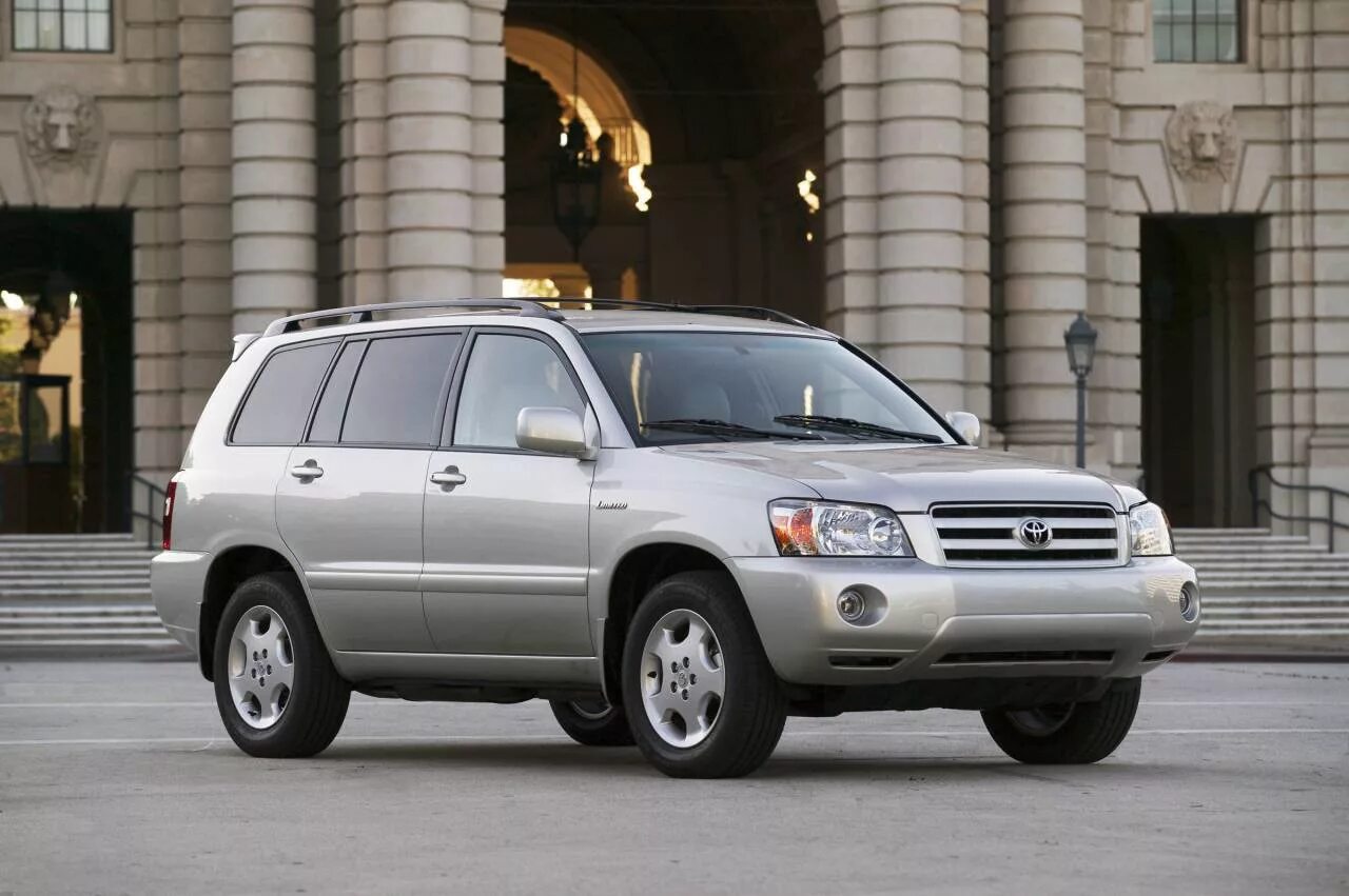 Highlander 1 поколение. Toyota Highlander 2005. Тойота хайлендер 1 поколения. Тойота хайлендер 2001-2007. Тойота хайлендер 2001.