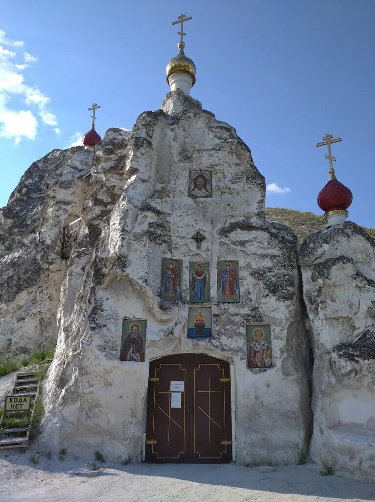 Костомаровский женский монастырь Воронежской. Пещерный храм в Костомарово. Спасский храм Костомарово. Спасский женский монастырь Воронежская область.