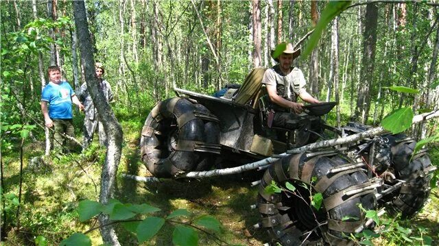 Лютый угар на болотоходе в лесу