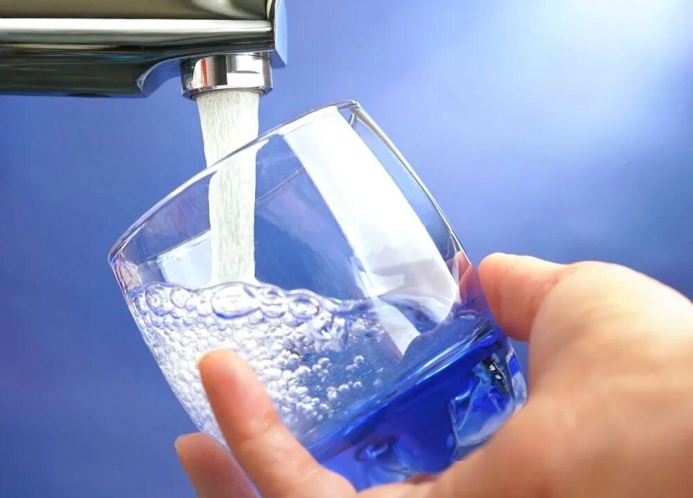Пить водопроводную воду. Чистая вода. Водопроводная вода. Питьевая вода. Качественная вода.
