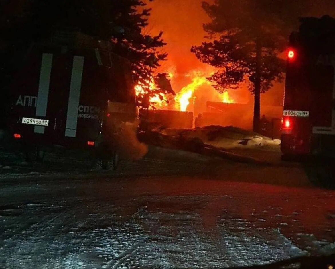 Советская 52 ноябрьск. Самострой ноябрьск. Взрыв газа в каракате на побережье белого моря осень 2022 фото. Чп ноябрьск. Самострой ноябрьск.