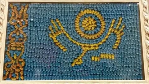 Интернетте атақты адамдармен эротикалық көріністерді қараңыз