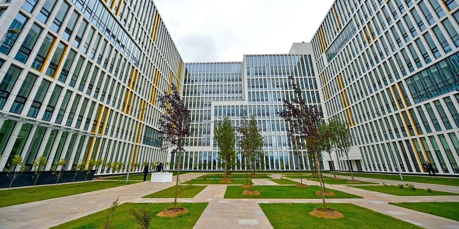 Дзм жк 8. Госпиталь в коммунарке. Дзм жк 8. 8 кленов жк опалиха сити. 8 кленов жк опалиха.