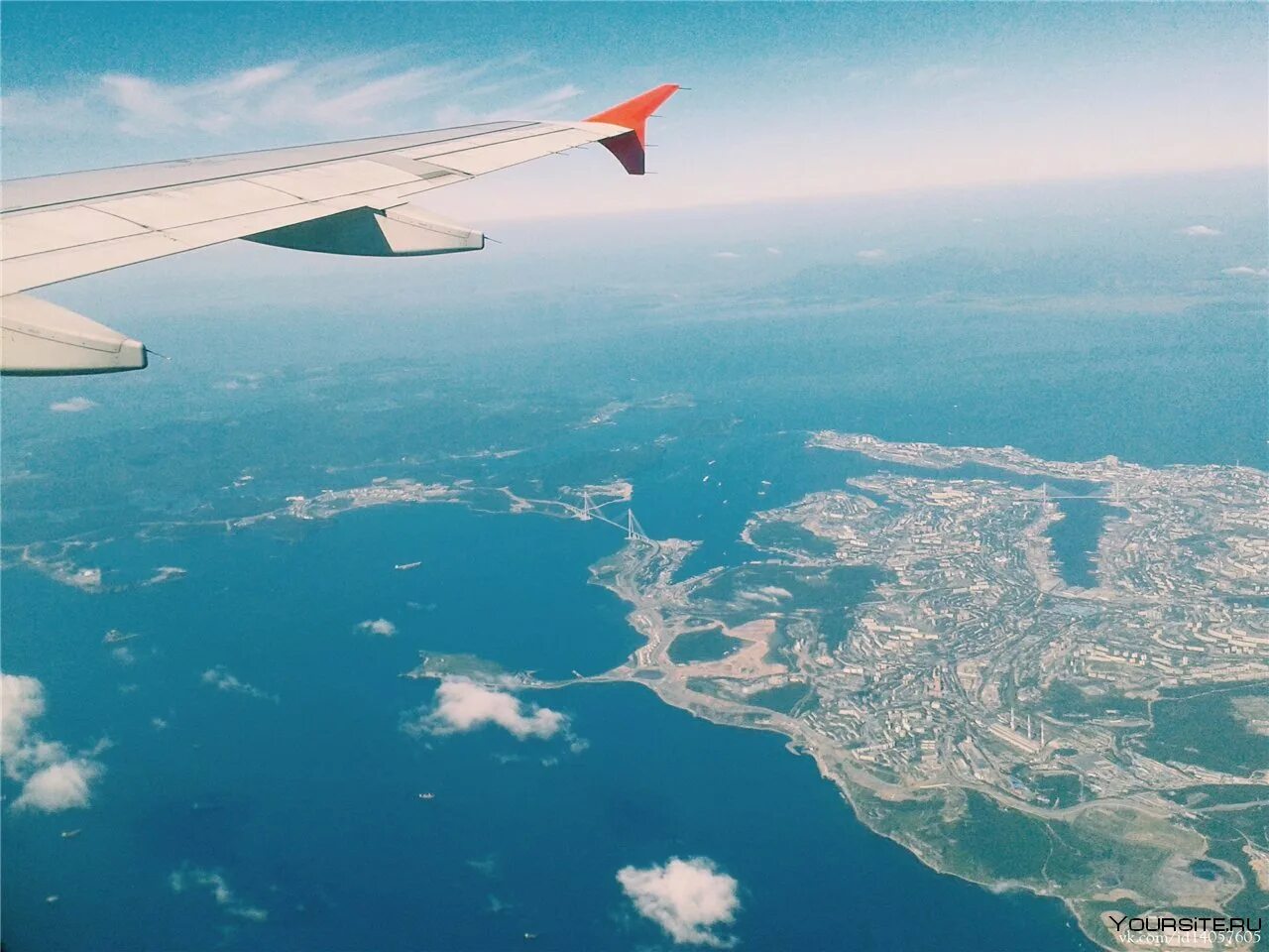 На самолете на море россия. Виды самолетов. Вид из самолета. Вид с самолета на землю. Вид с самолета на море.