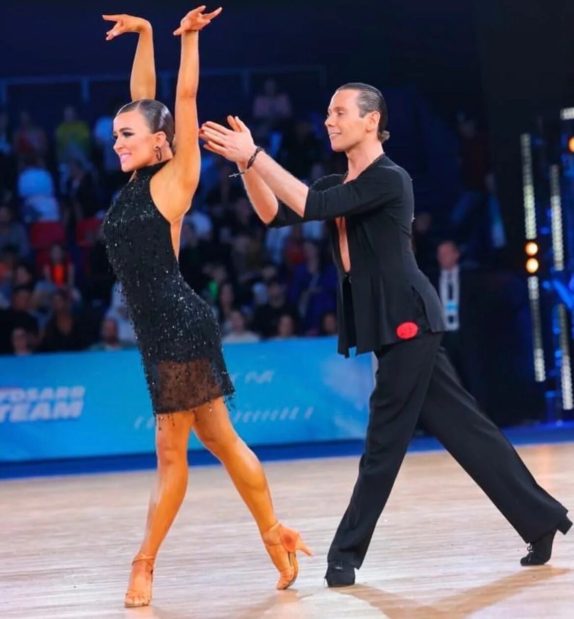 Сайт ртс бальные. Спортсмены бальники. Самба спортивные бальные танцы юниоры 2. Русский кубок бальные танцы. Соревнования по бальным танцам дети.