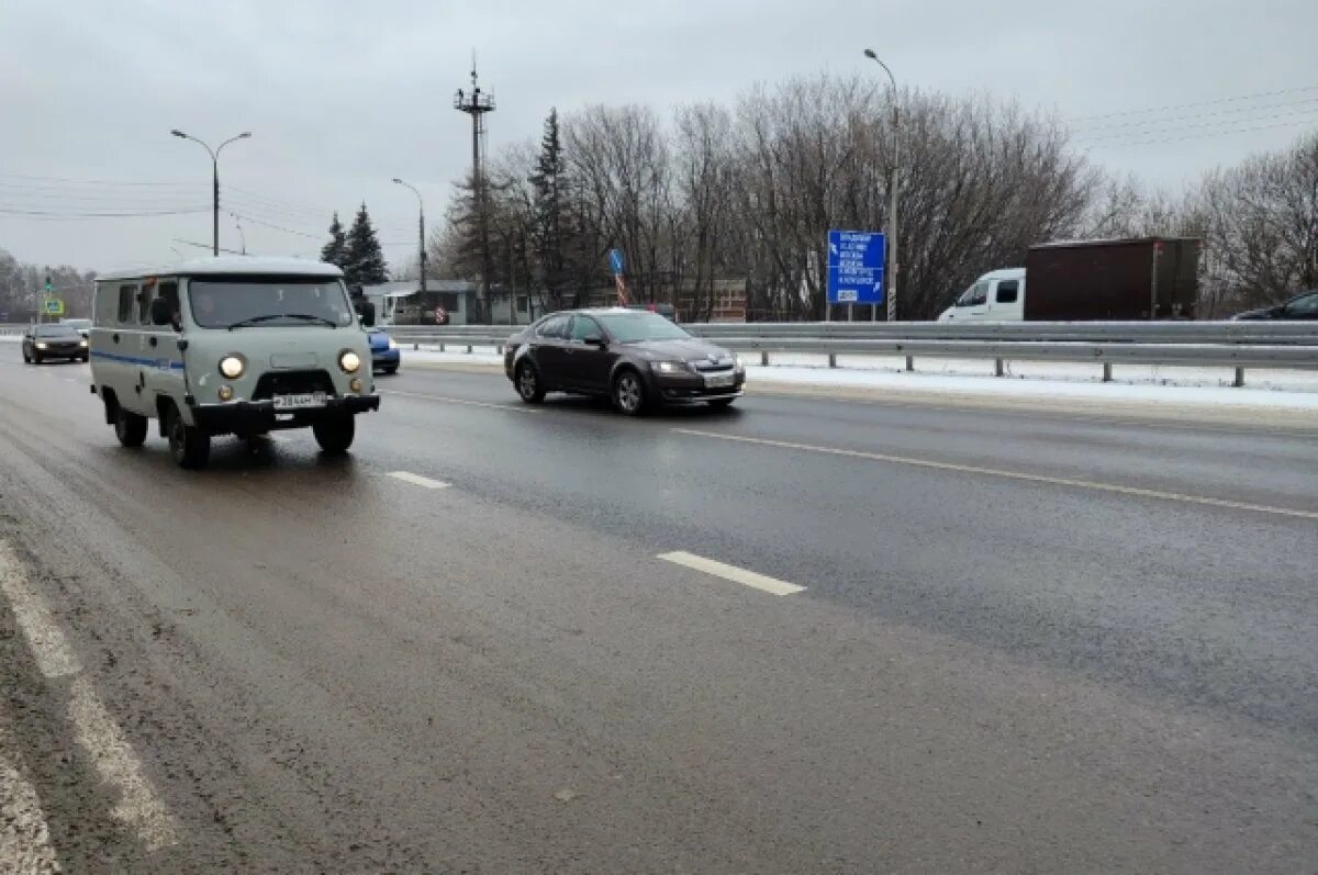 Стела в честь корпорации "Лукойл"