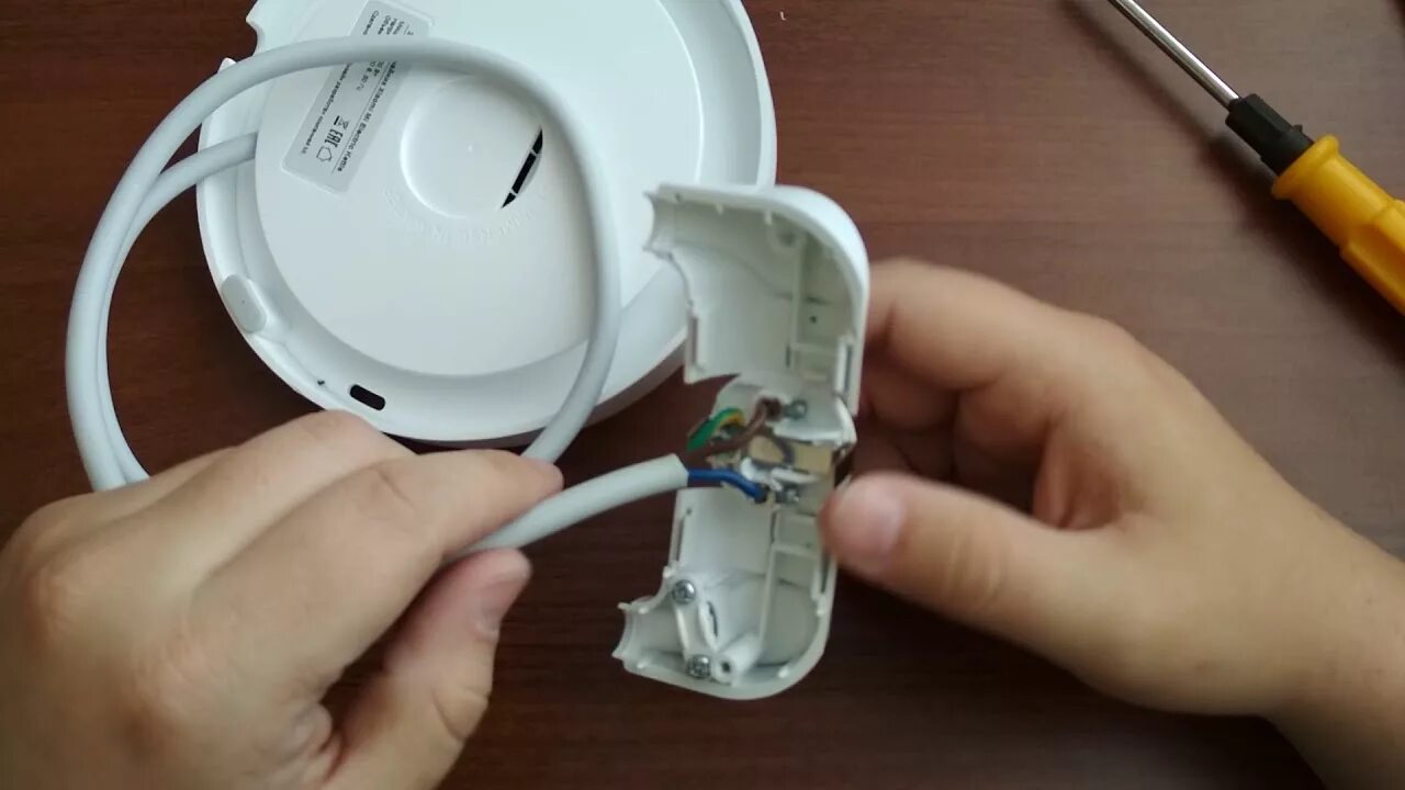 Как подключить чайник xiaomi. Электрочайник без подставки. чайник электрический на подставке. вилка у чайника сяоми. замена шнура в чайнике.