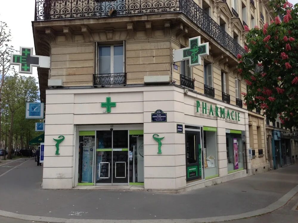 Площадь бастилии в париже на карте парижа. Аптека в париже. Paris адреса. Paris адреса. Карта центра парижа с достопримечательностями на русском.