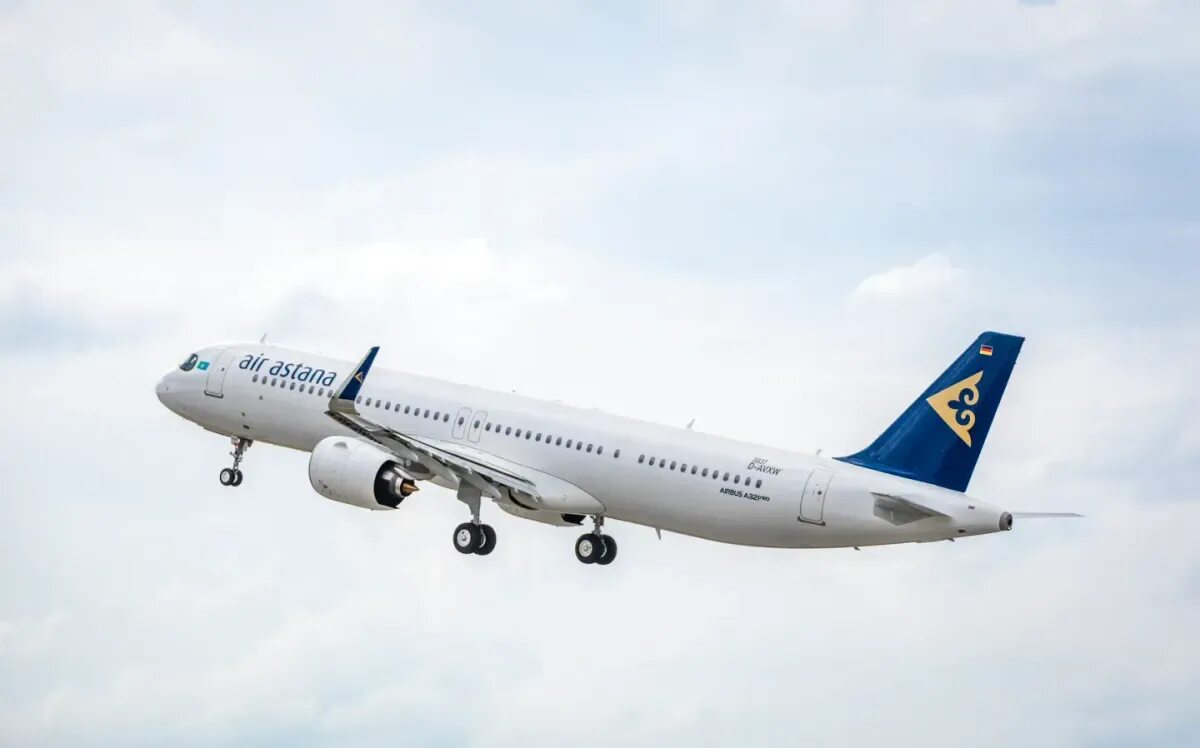 Самолет казахстан. Airbus a321neo air astana. Kz airlines. Air astana 767. Аэробус а320 эйр астана.