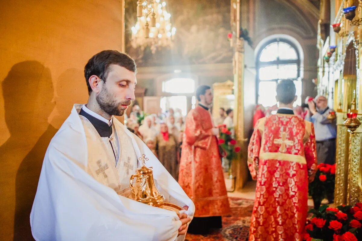 Храм бориса и глеба в зюзино расписание богослужений. Бориса и глеба в дегунино расписание богослужений. Клир храма бориса и глеба в дегунино. Храм бориса и глеба белкино. Бориса и глеба в дегунино расписание богослужений.