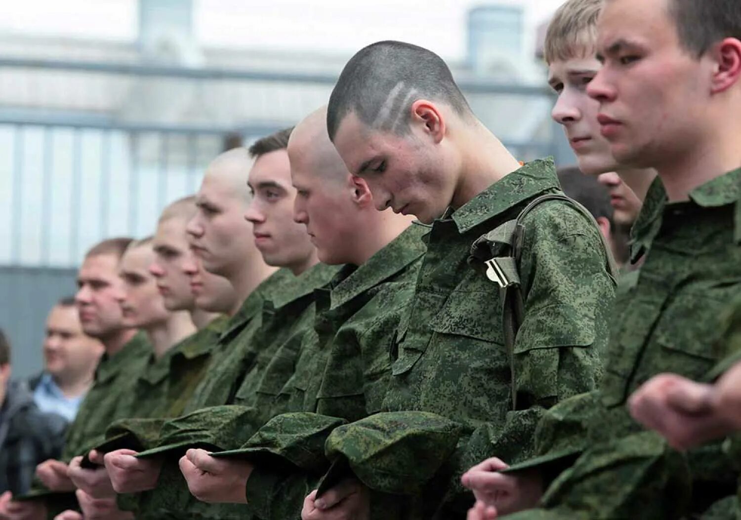 Могут ли военнослужащие срочной службы