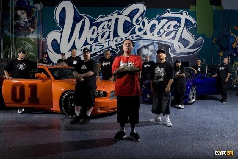 Вест кост кастомс логотип. Основатель вест кост кастомс. Мастерская west coast customs. West coast customs тачки. Яма кастомс.