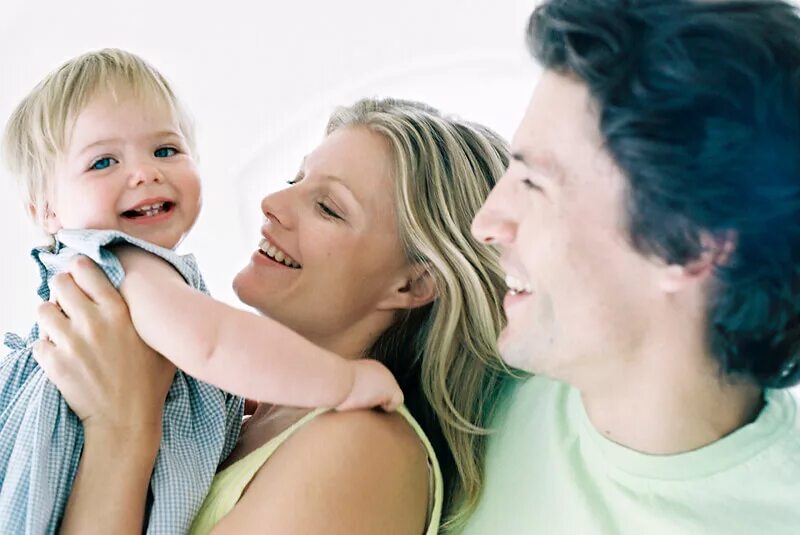 Приемные родители. Опекун ребенка. Опекун ребенка. Дети и попечительство. Семья с усыновленными детьми.