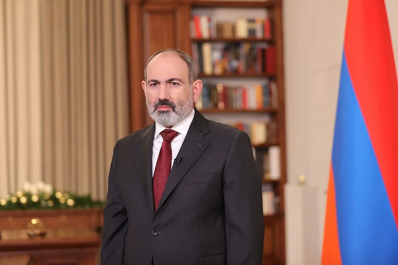 Бывший премьер министр армении. Пашинян. Премьер министр Армении. Никол Пашинян. Премьер министр Армении 1997 год Кочарян.
