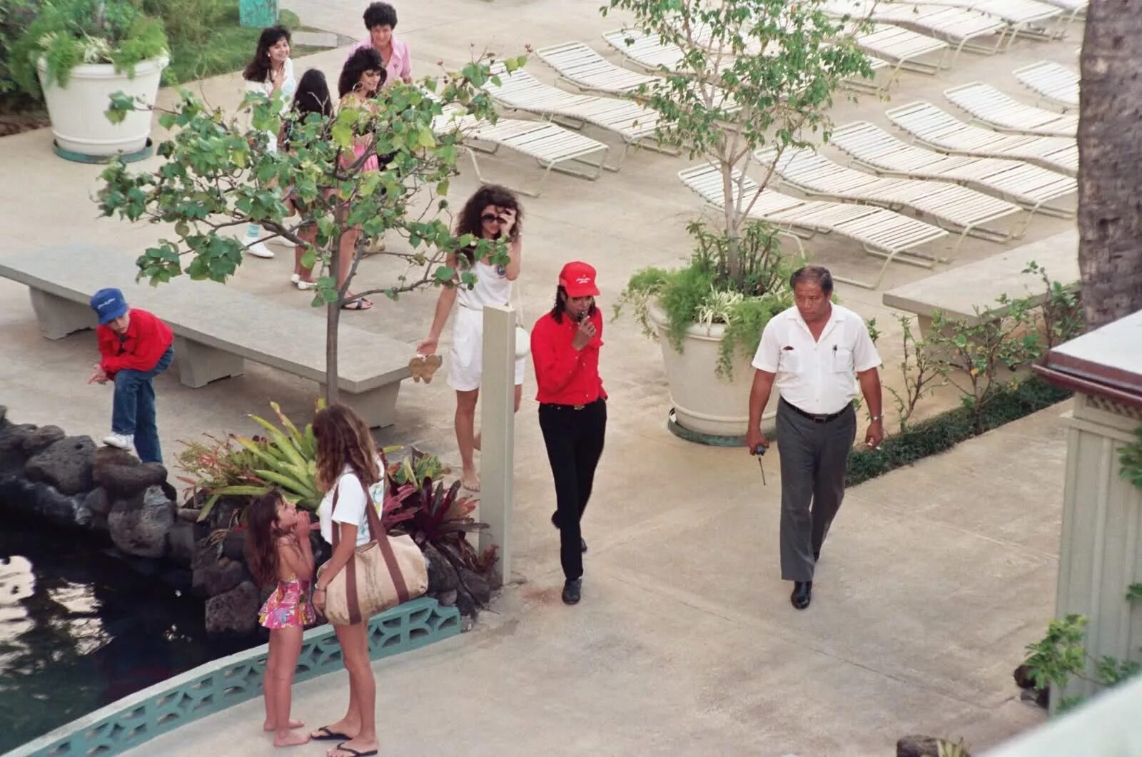 Be more chill michael photo. Mike in the evening. Фотосессия пары. Good evening картинки. Elizabeth lennie art.