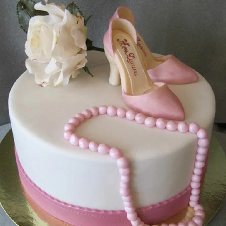 Торты на день рождения девушке 20. Торт для девушки. Торт на день рождения девушке. Красивый торт для девушки. Торт для девушки на день.