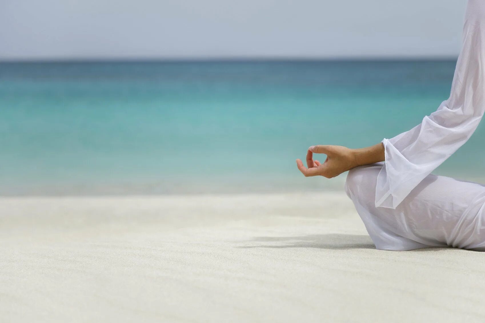 Релакс можно. Медитация на берегу моря. Йога на море. Медитация на море. Медитация на расслабление.