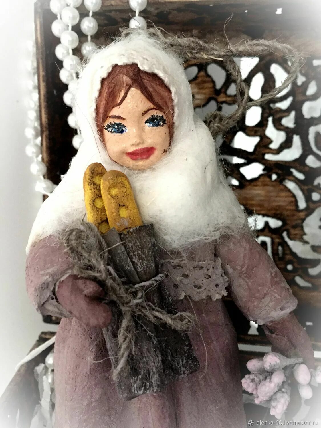 Аленушка игрушка. Игрушка аленушка пластмассовая. Игрушка аленушка. Заводная игрушка ссср алёнушка. Игрушка аленушка.